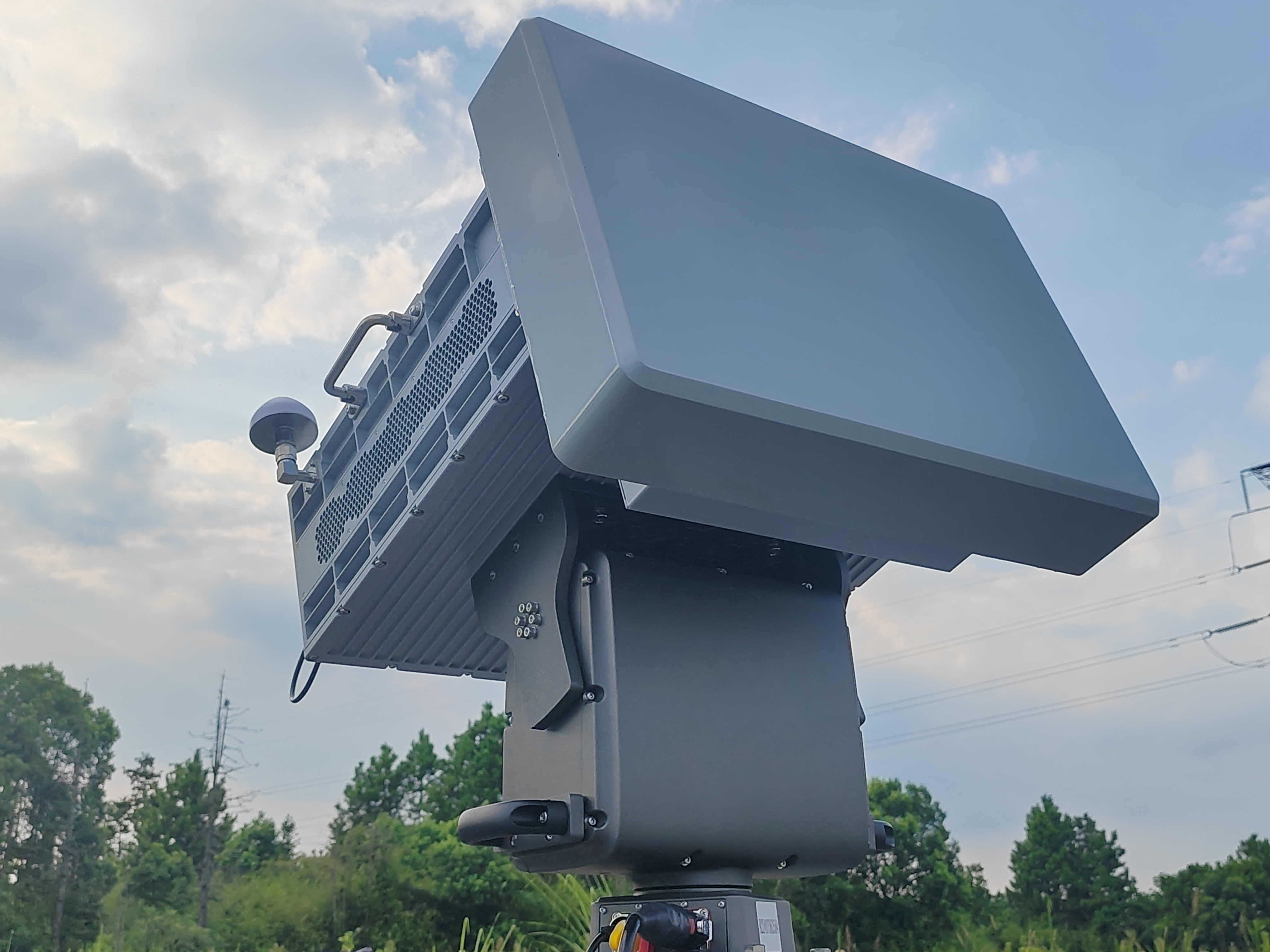 Latest company blogs about DR200-TD is newly launched, featuring full-band countermeasure + decoy integration and multiple jamming modes