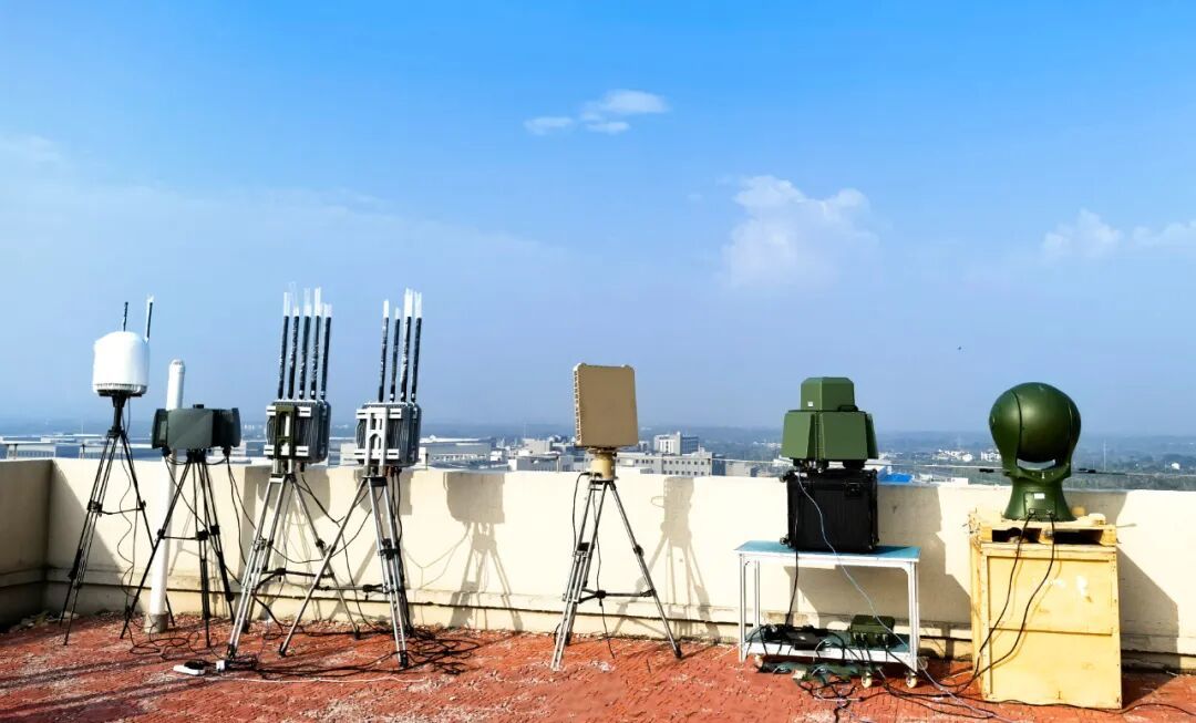 नवीनतम कंपनी ब्लॉग के बारे में Anti-UAV Position | Integrating detection, jamming, and control to build a multi-level comprehensive defense system