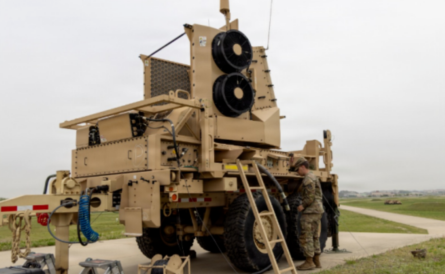 Latest company blogs about Military's Sentinel A4 Radar Serves as the Core Perception Backbone for Counter-UAV Operations