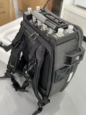 comprare Equipaggiamento di contromisura portatile per droni con contromisure multicanale, batteria integrata e telaio standard militare fabbricazione online