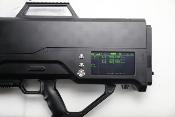 Buy Man Portable Anti Drone Jammer Handheld Drone Jammer Equipment 400MHz-1.5GHz online manufacture