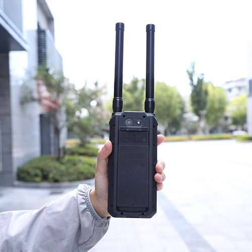 Handheld Drone Locator with 100MHz-6000MHz Frequency Range 1.5km-2km Detection Radius and ＜6s Response Time for UAV Detection