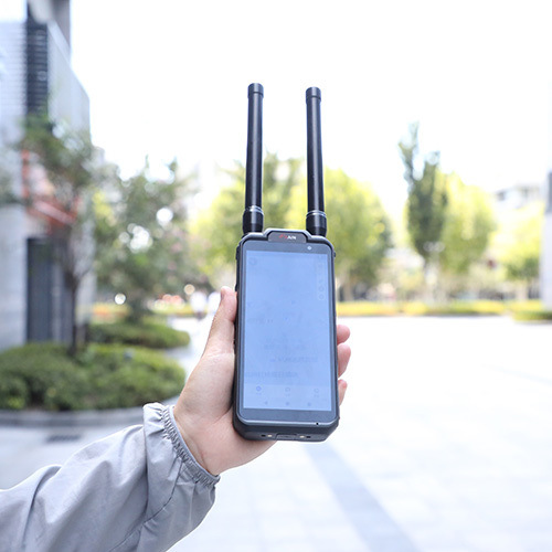 Handheld Drone Detector with 100MHz-6000MHz Frequency Range 1.5km-2km Detection Radius and ＜6s Response Time for Real-Time UAV Monitoring